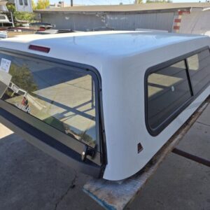 Leer 100S Topper – Chevrolet Silverado 2500 - Image 1