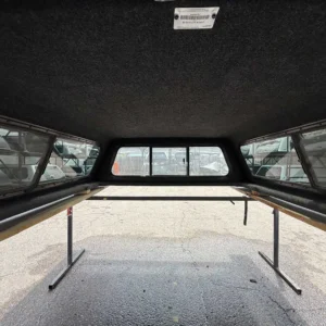 Leer 100XR Topper – GMC Sierra 2500 - Image 2