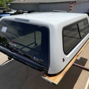 Leer 100XR Topper – GMC Sierra 2500 - Image 1