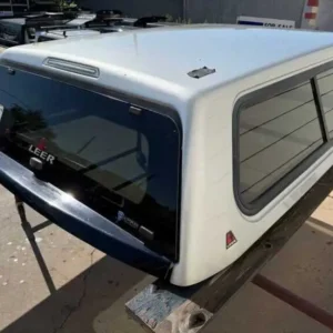 Leer 100XR Topper – Chevrolet Silverado 1500 - Image 1